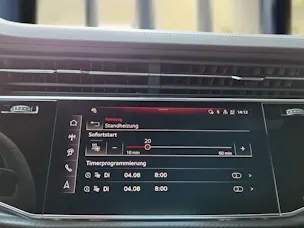 AUDI RSQ8 quattro Mythosschwarz Metallic