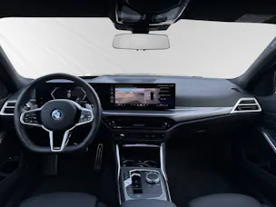 BMW 330e x DriveTouring Steptronic M Sport