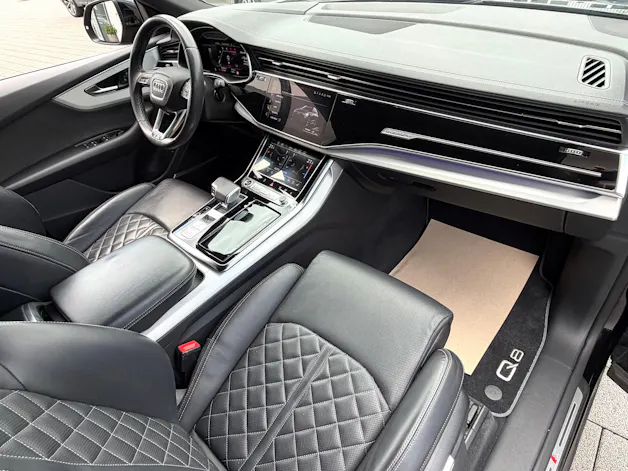 Audi Q8 50 TDI quattro tiptronic