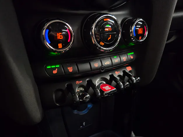 Mini Cabrio F57 1.5i Cooper