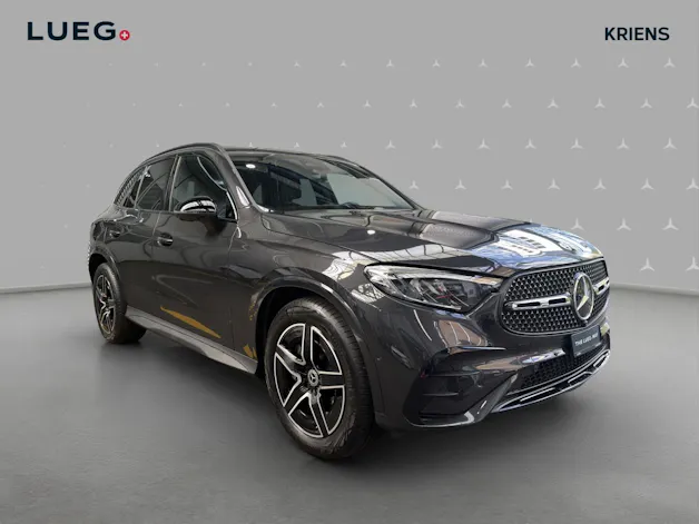MERCEDES-BENZ GLC 200 4M - AMG / 360 Grad Kamera / Soundsytem / metallic