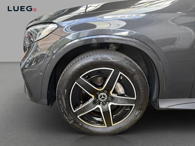 MERCEDES-BENZ GLC 200 4M - AMG / 360 Grad Kamera / Soundsytem / metallic