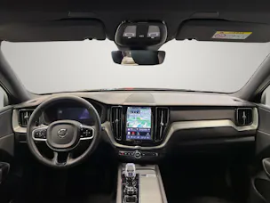 VOLVO XC60 2.0 B5 MH Plus Dark AWD