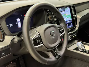 VOLVO XC60 2.0 B5 MH Plus Dark AWD