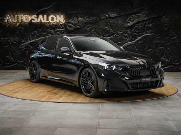 BMW 520d xDrive M Sport Steptronic *21" Felgen*All Black*Driving Assistant Plus*