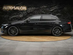 BMW 520d xDrive M Sport Steptronic *21" Felgen*All Black*Driving Assistant Plus*