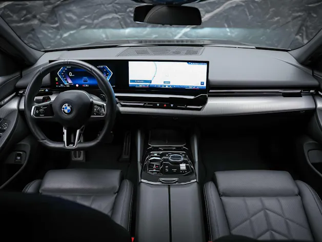 BMW 520d xDrive M Sport Steptronic *21" Felgen*All Black*Driving Assistant Plus*