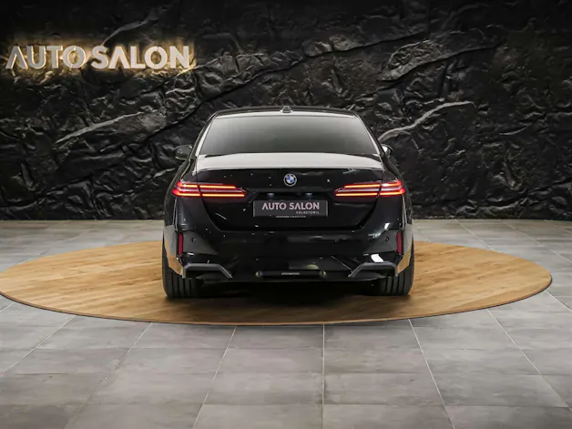 BMW 520d xDrive M Sport Steptronic *21" Felgen*All Black*Driving Assistant Plus*