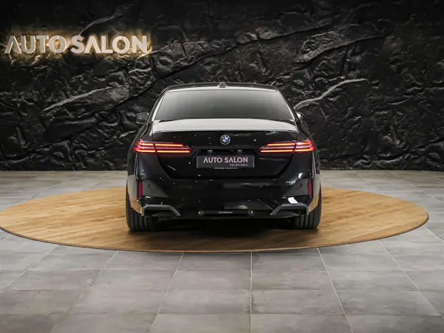 BMW 520d xDrive M Sport Steptronic *21" Felgen*All Black*Driving Assistant Plus*