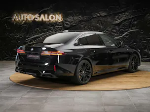 BMW 520d xDrive M Sport Steptronic *21" Felgen*All Black*Driving Assistant Plus*