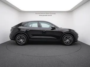 PORSCHE Macan 4