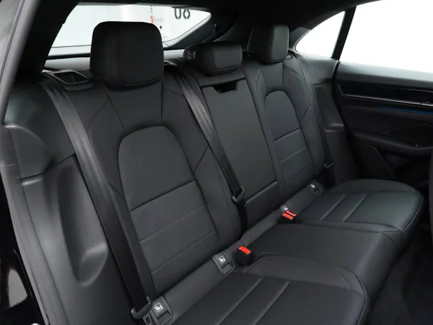 Porsche Macan 4