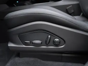 PORSCHE Macan 4
