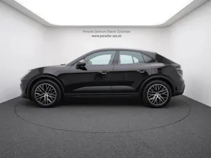 PORSCHE Macan 4