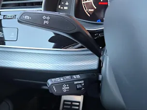 AUDI RSQ8 quattro Waitomoblau Metallic