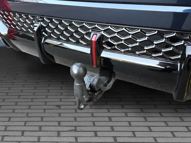 Audi RSQ8 quattro Waitomoblau Metallic