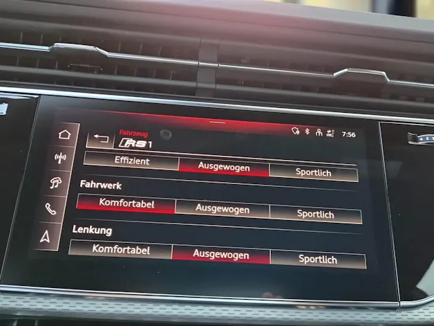 Audi RSQ8 quattro Waitomoblau Metallic