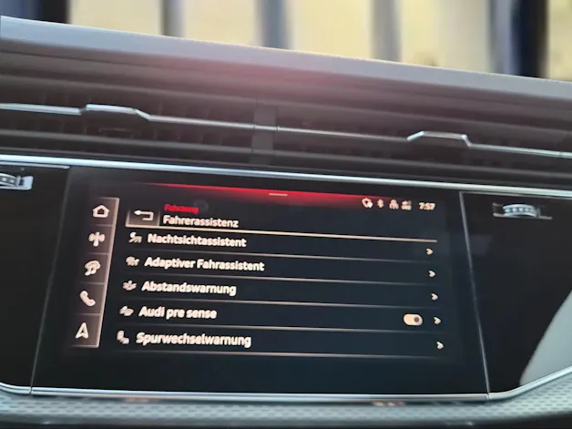 Audi RSQ8 quattro Waitomoblau Metallic