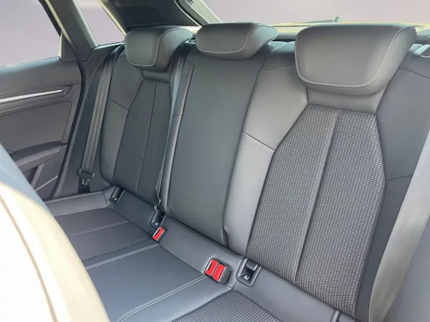 AUDI A3 Sportback TFSI 110 kW advanced Attraction S-tronic