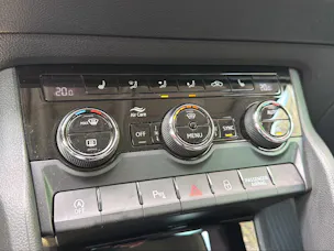 SKODA Karoq 2.0 TDI CR Clever 4x4 DSG