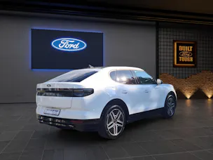 FORD Capri Extended Range (79 kWh) Premium AWD 4x4 AUTOMAT