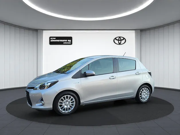 Toyota Yaris 1.5 VVT-i HSD Sol