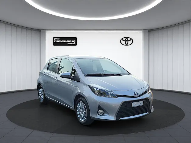 Toyota Yaris 1.5 VVT-i HSD Sol
