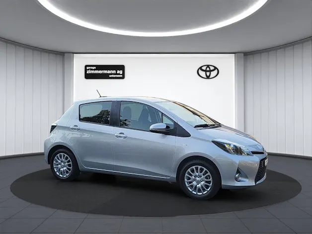 Toyota Yaris 1.5 VVT-i HSD Sol