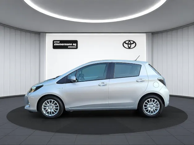 Toyota Yaris 1.5 VVT-i HSD Sol