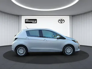 Toyota Yaris 1.5 VVT-i HSD Sol