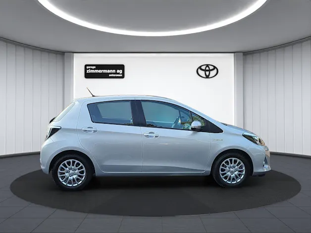 Toyota Yaris 1.5 VVT-i HSD Sol