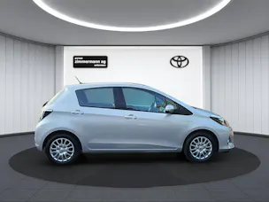 Toyota Yaris 1.5 VVT-i HSD Sol