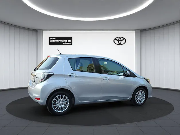 Toyota Yaris 1.5 VVT-i HSD Sol