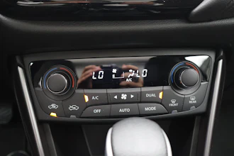https://vehicle.imgix.net/4420987/4397a4ce-2a0e-493e-8624-3f81e76ffa87.JPG