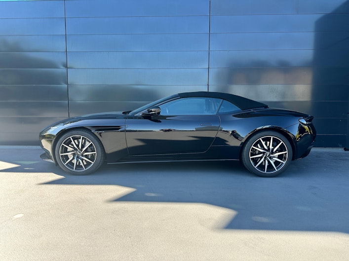 Vehicle image ASTON MARTIN DB11