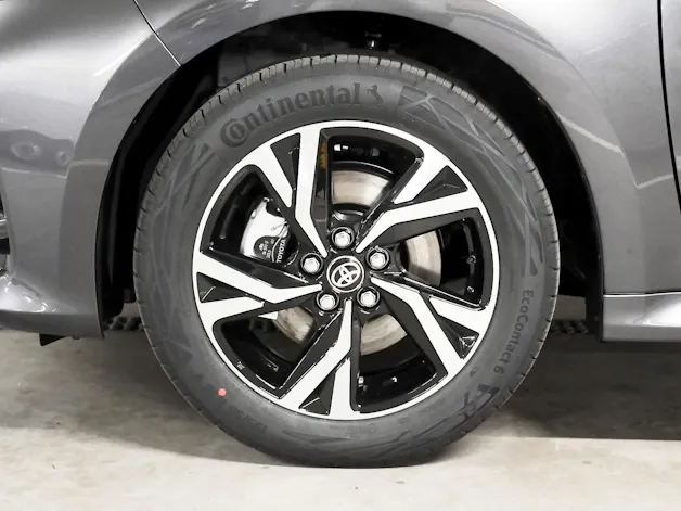 Toyota Yaris 1.5 VVT-i HSD Trend