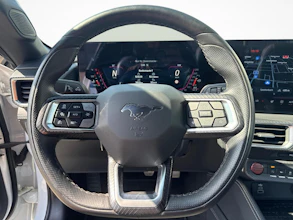 https://vehicle.imgix.net/4421035/5220f16b-6b5b-4ebd-a89d-c47872e1300d.jpg