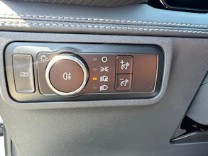 https://vehicle.imgix.net/4421035/a0943a20-6909-448a-b9ce-f7dbefa9f67e.jpg