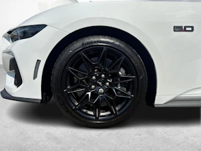 https://vehicle.imgix.net/4421035/b3018533-e7f1-456a-ae84-7eb1b0672b6a.jpg