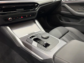 https://vehicle.imgix.net/4421042/3ad9a17b-01d3-4840-9575-cc76948c14f7.jpg