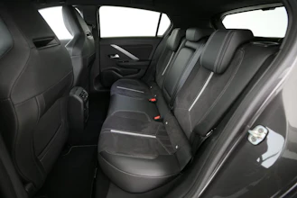 https://vehicle.imgix.net/4421052/6f6386a4-42ec-47bf-829b-7fc420ef46ae.jpg
