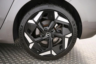 https://vehicle.imgix.net/4421052/707e7b5d-da97-4eeb-b55f-96c47ac37abb.jpg