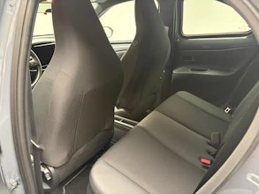 https://vehicle.imgix.net/4421056/c8f1e93e-ea04-4cf6-9f1d-cdf57f917091.jpg
