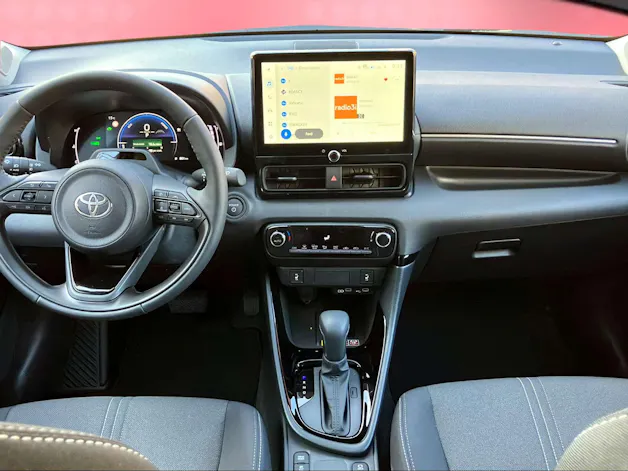 Toyota Yaris 1.5 VVT-i HSD Trend