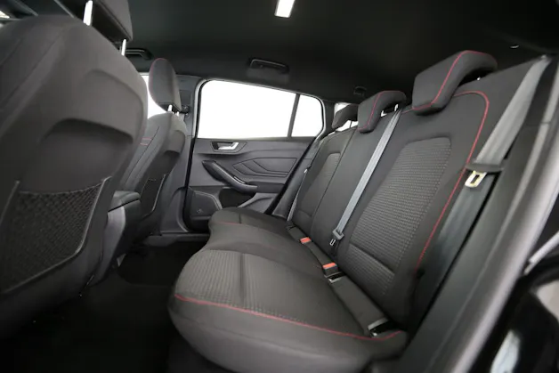 FORD Focus Station Wagon 1.0i EcoB Hybrid 155 ST-Line