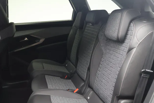 PEUGEOT 5008 e-Allure Premium AWD