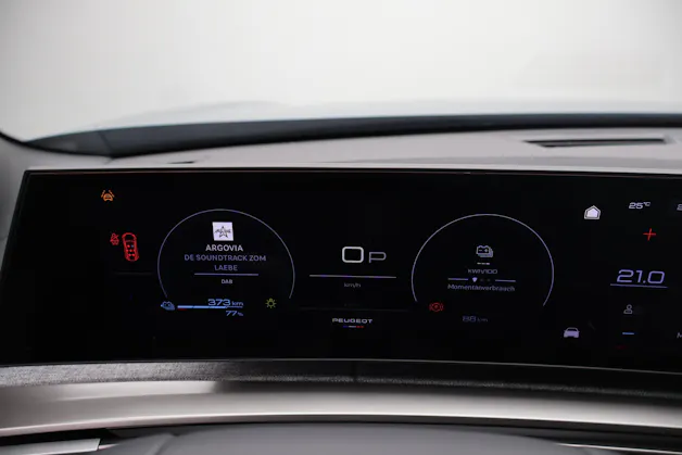PEUGEOT 5008 e-Allure Premium AWD