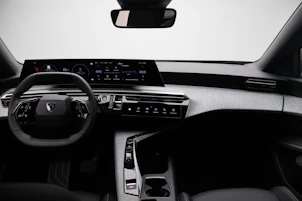 Fahrzeugbild PEUGEOT 5008 e-Allure Premium AWD