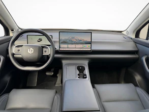 https://vehicle.imgix.net/4421134/aa70b870-5970-4f90-8ad1-71ad4652bf65.jpg