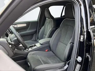VOLVO XC40 2.0 B4 MH Plus Dark
